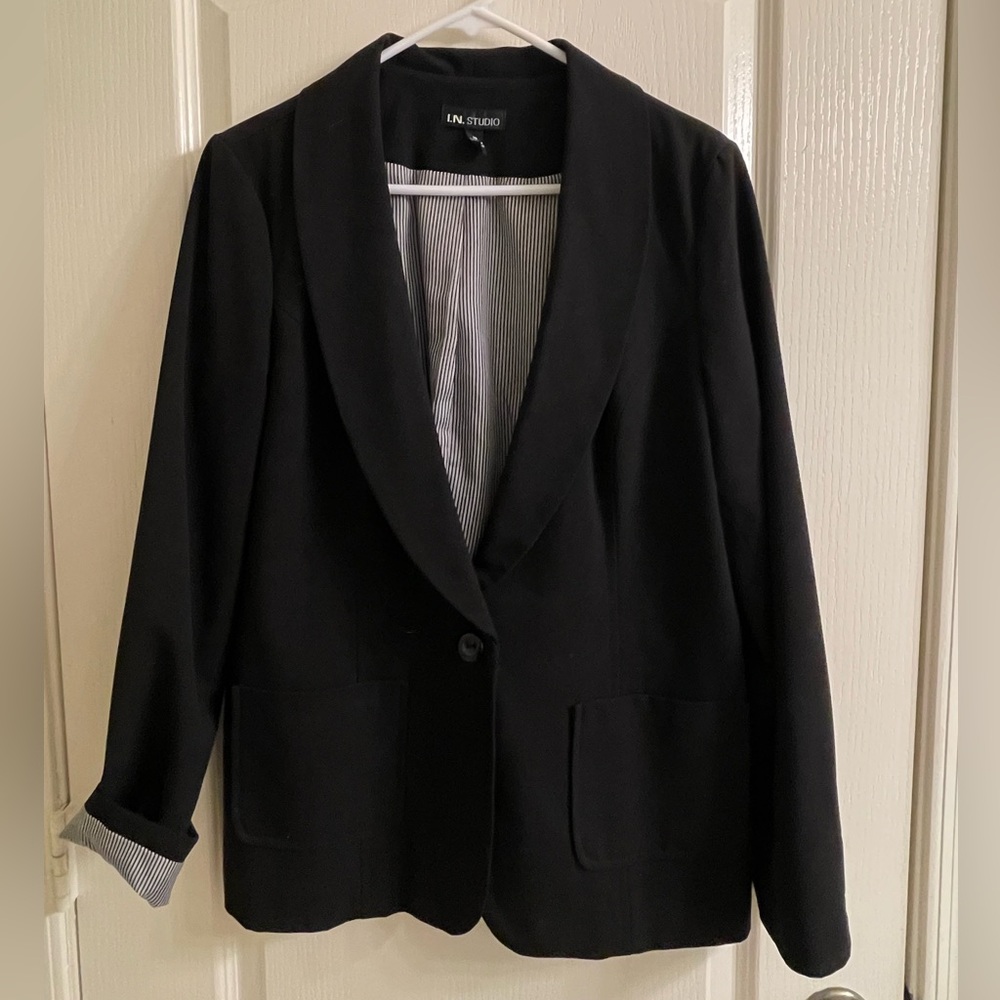 I.N. Studio Black Blazer